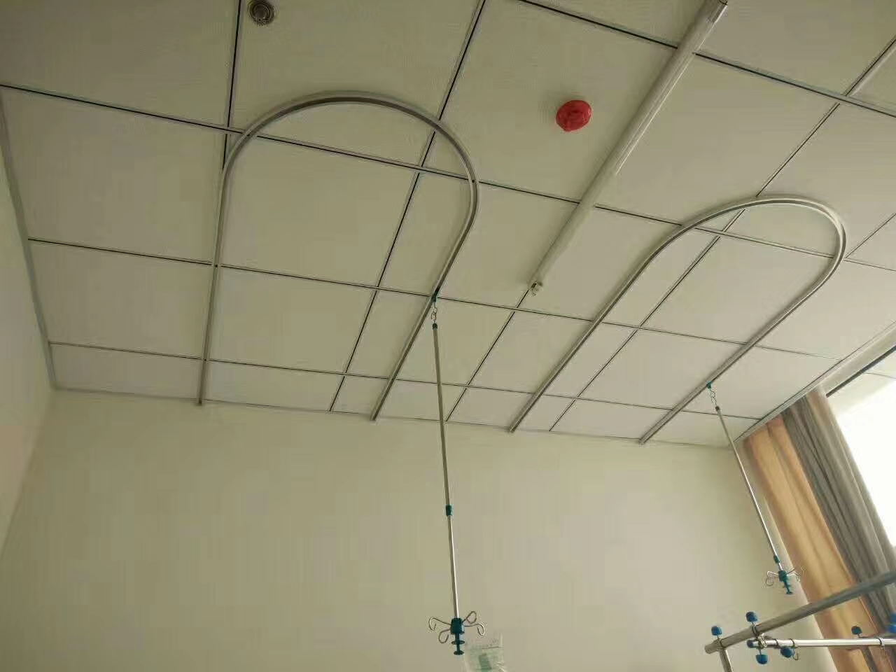 输液轨道及隔帘